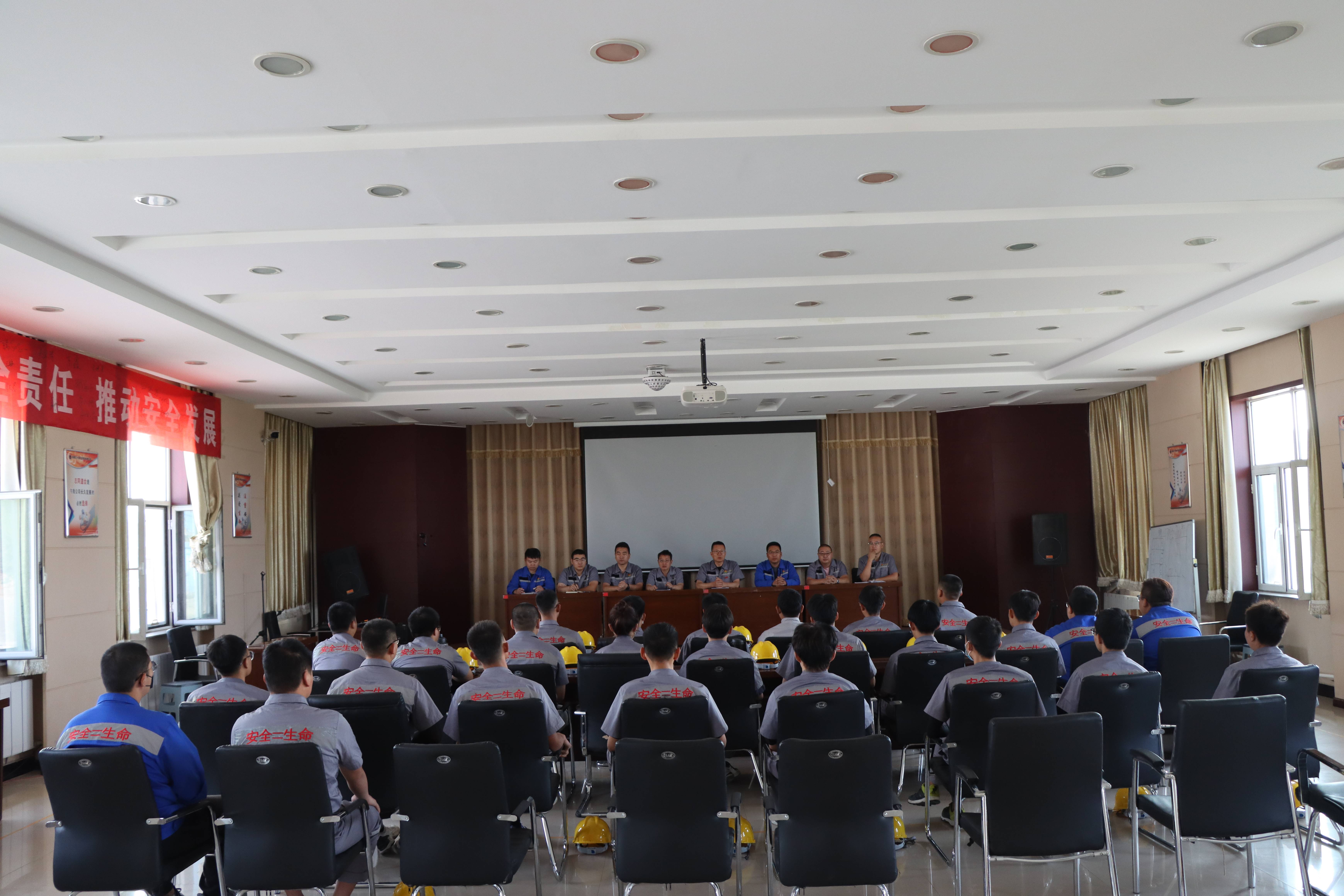 青春进一线，，，，，，轮岗中学会自我提升 99499威尼斯内蒙公司第三期大学生轮岗学习正式最先