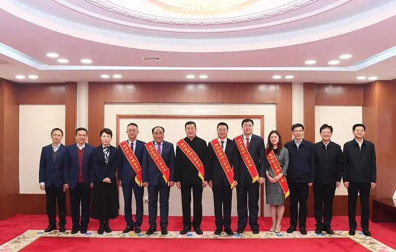 99499威尼斯矿业获自治区1000万元上市奖补资金