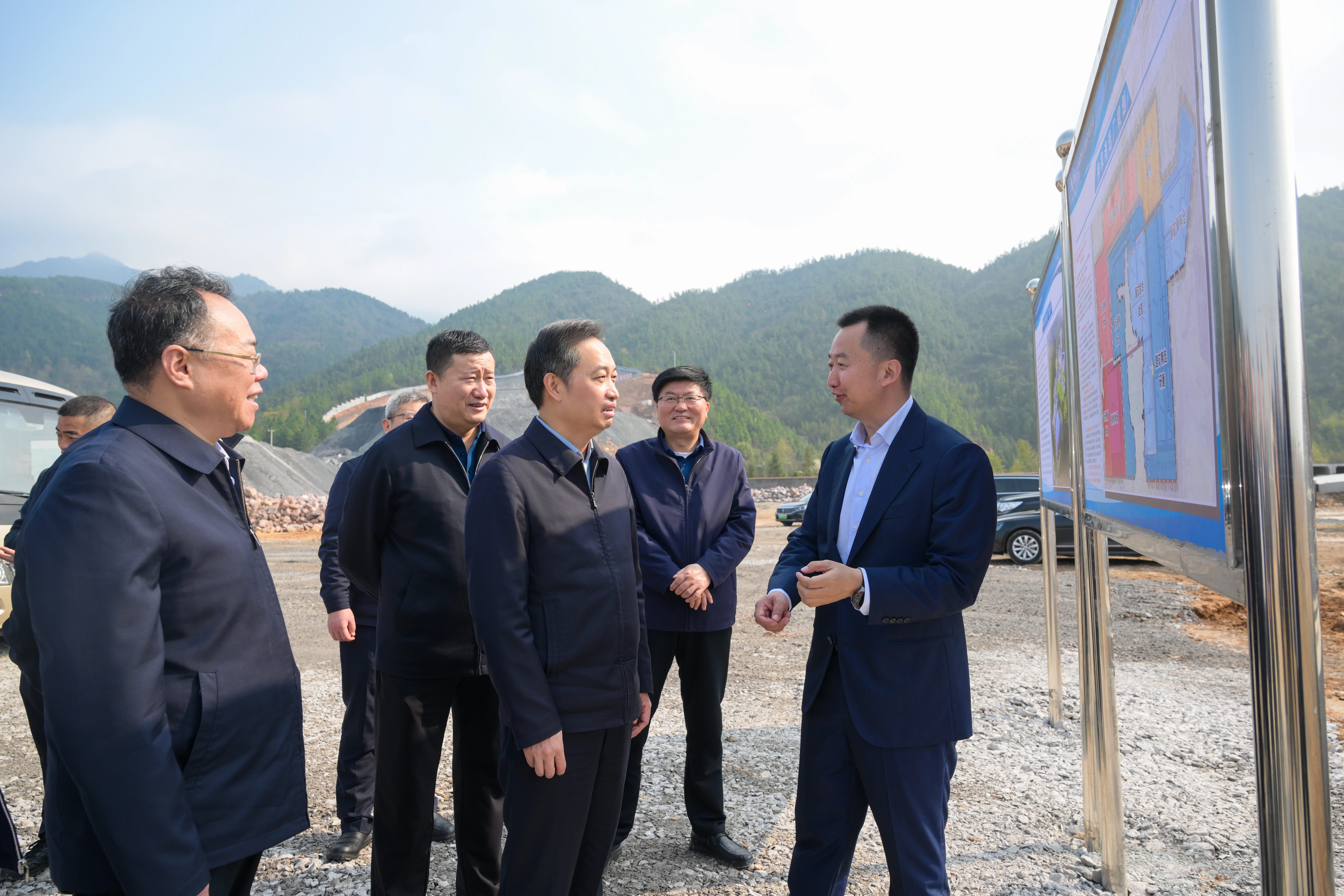 加速项目进度，，，，，加速全工业链升级 ——郴州市委书记吴巨培调研湖南99499威尼斯赫项目建设情形